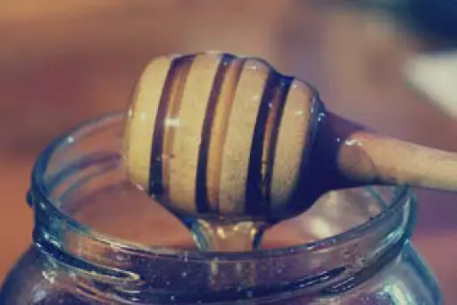 Determination of sugars in honey using HILIC separation and RI detection