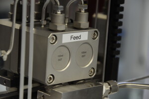 Feed pump head of cannabis producer SMB system