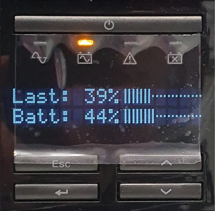 Fig. 2 Exemplary figure of UPS display showing the load from the system (Last) and the current charge status of the battery (Batt)