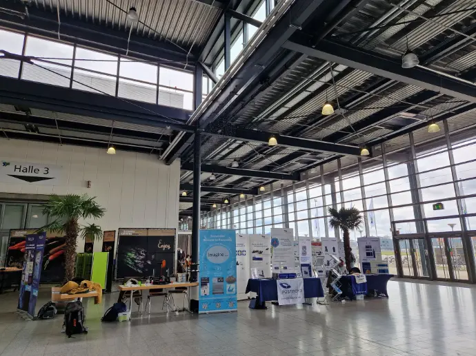 A full lecture hall and many lively discussions during the breaks and poster sessions in a beautiful city make the Makro an ideal location for the big polymer class reunion.